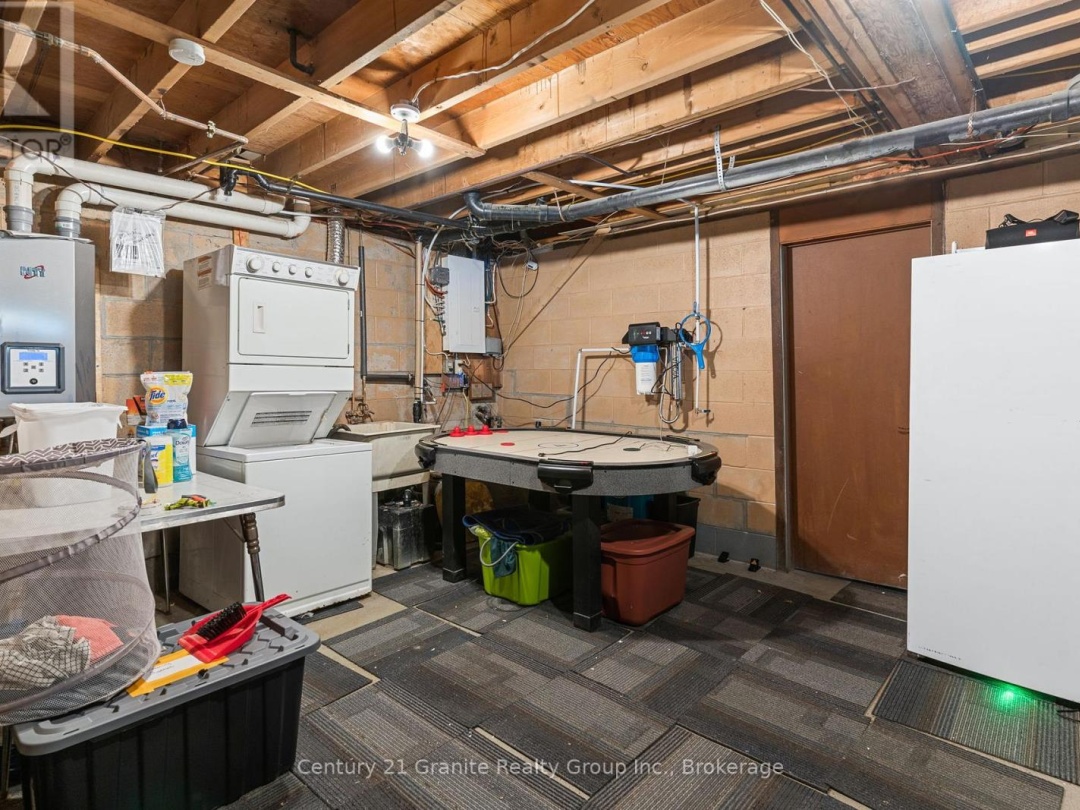 6087 HALIBURTON LAKE ROAD, Haliburton Lake