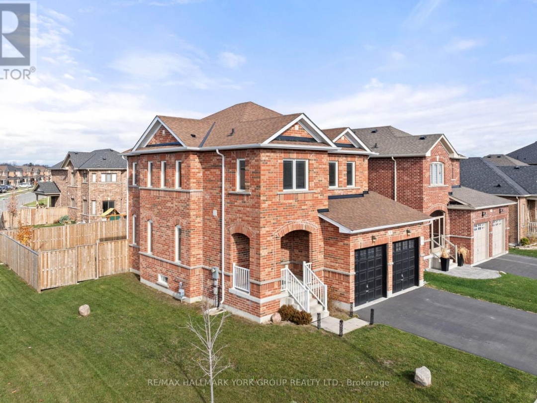 8 POLLOCK AVENUE, Lake Simcoe