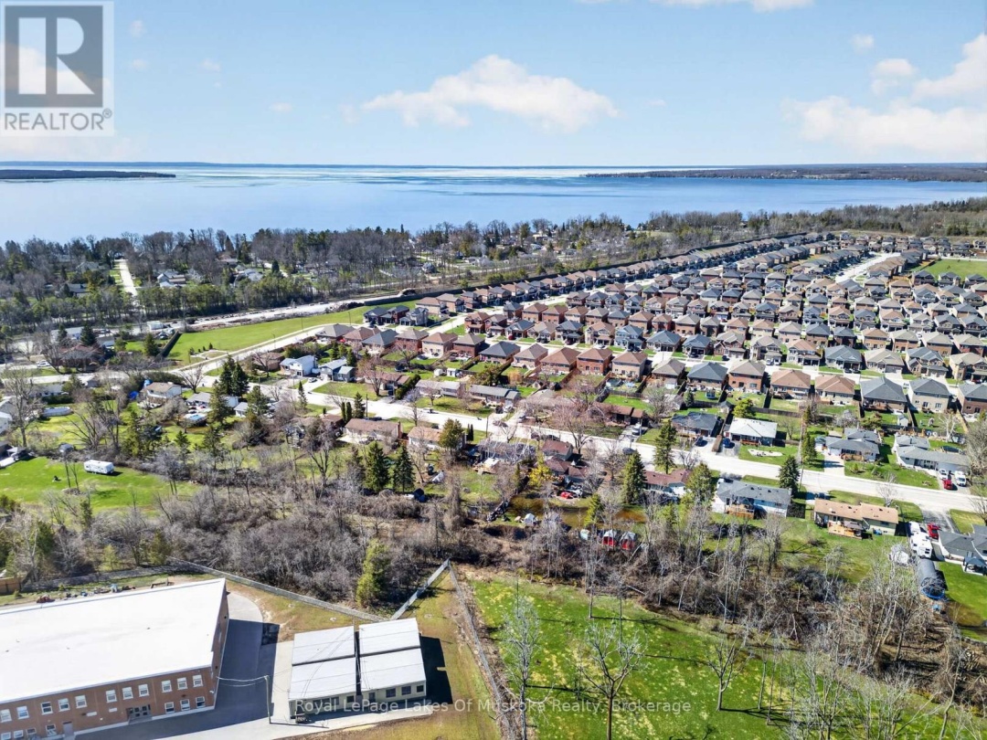 271 LAKELAND CRESCENT, Brock (Beaverton)