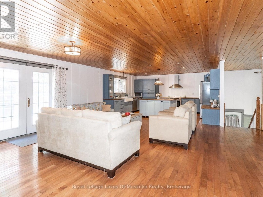 1185 MIRIAM DRIVE, Bracebridge (Oakley)