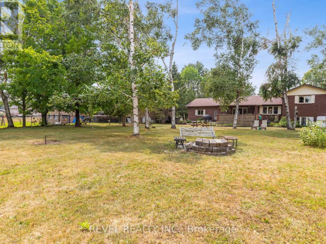 126 PINEWOOD BOULEVARD, Canal Lake
