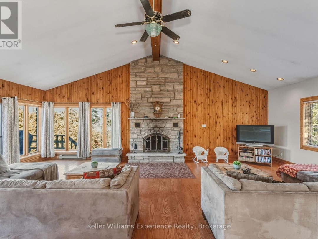 804 KINGS FARM ROAD, Gloucester Pool