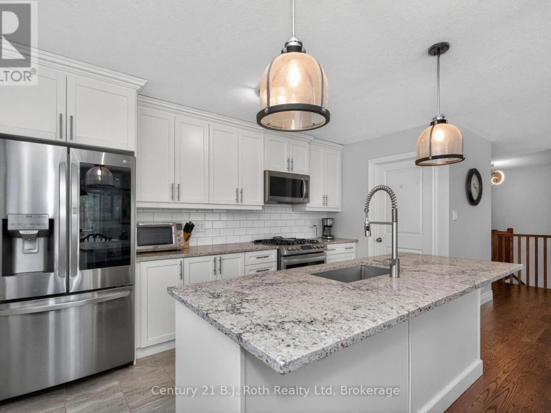 54 RALPH DALTON BOULEVARD, Tay (Victoria Harbour)