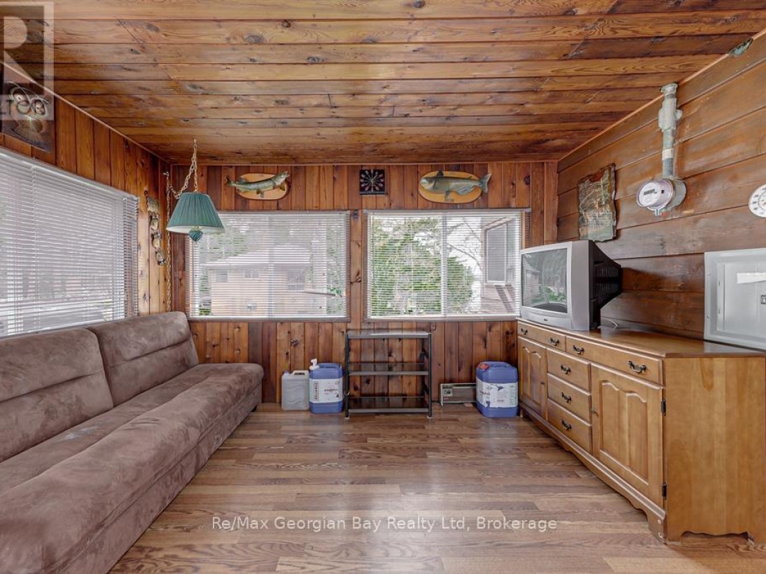 15SR405 SEVERN RIVER SHORE, Severn River