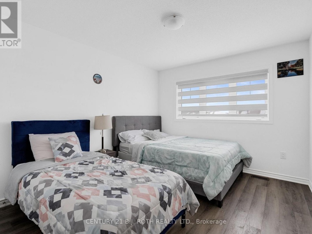 22 DYER CRESCENT, Bracebridge (Macaulay)