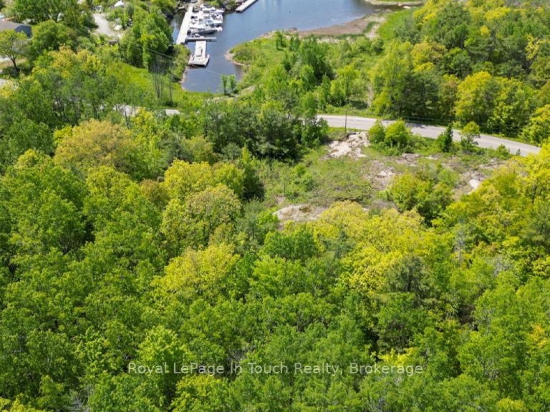 408 SOUTH BAY ROAD, Georgian Bay (Baxter)