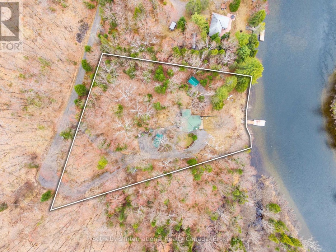 1041 CROCKFORD LANE S, Muskoka River