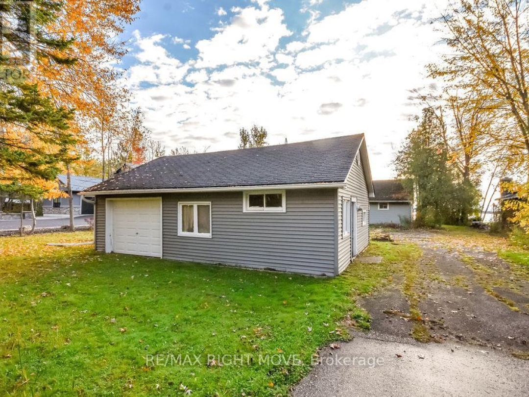 1467 CUNNINGHAM CRESCENT, 