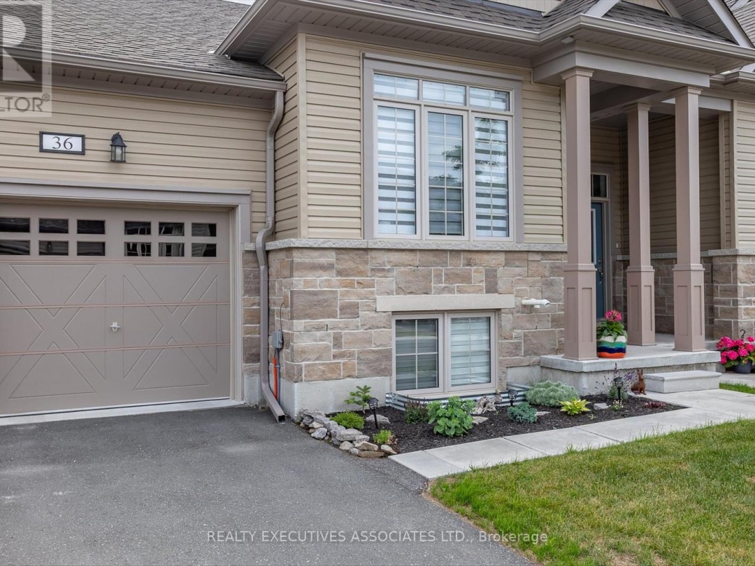 36 - 17 LAKEWOOD CRESCENT, 