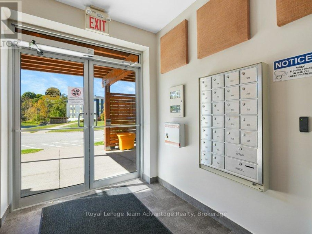 203 - 20A SILVER BIRCH COURT,