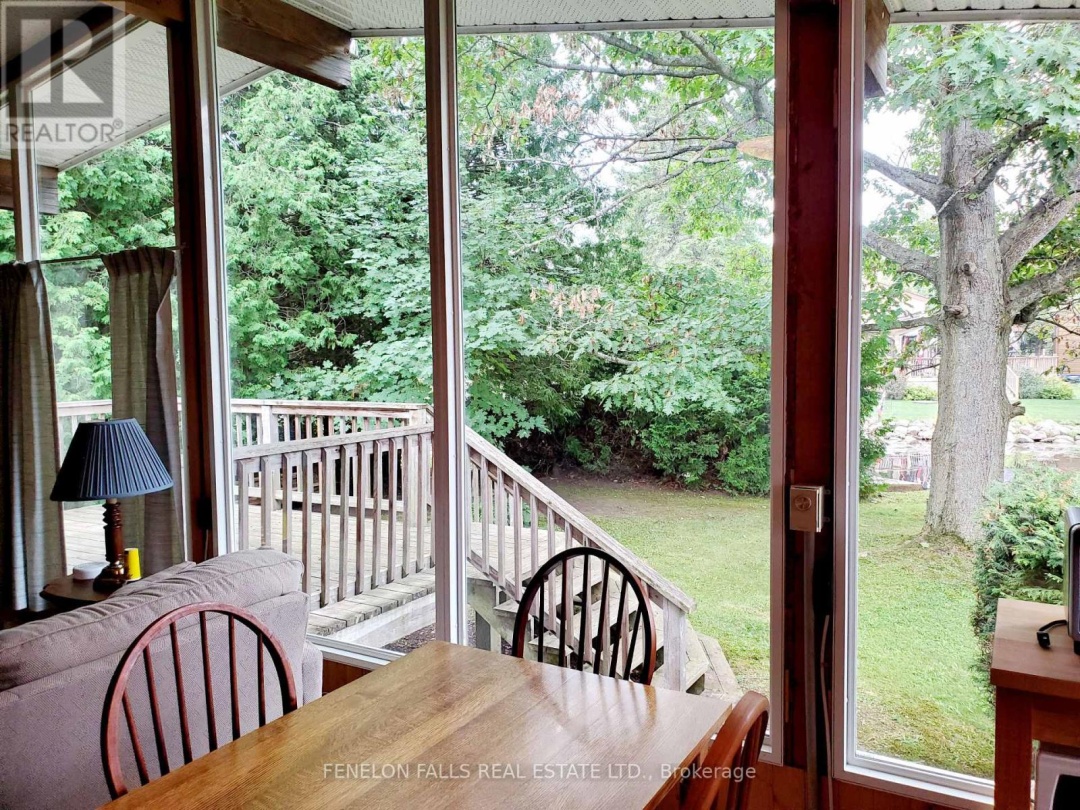 9 GOLD STREET, Sturgeon Lake