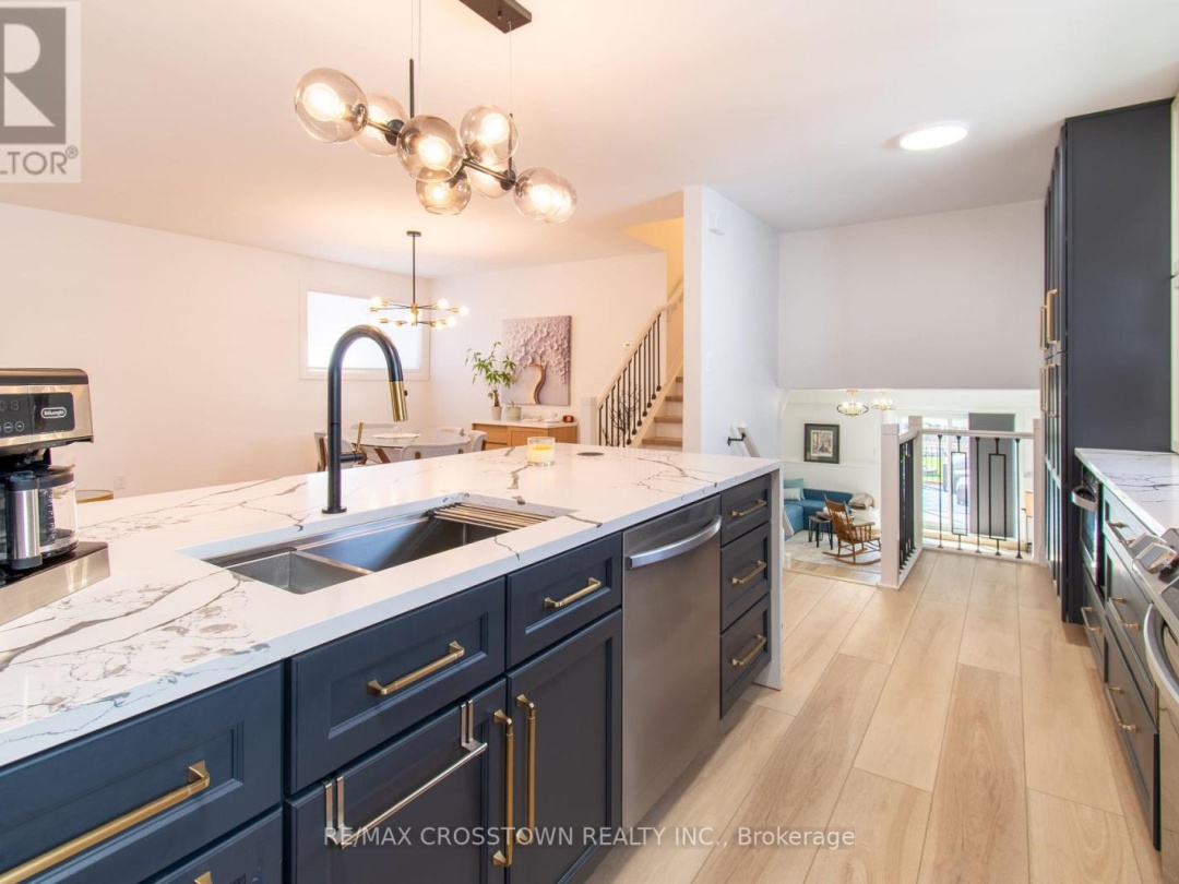 59 LANKIN BOULEVARD, Canal Lake