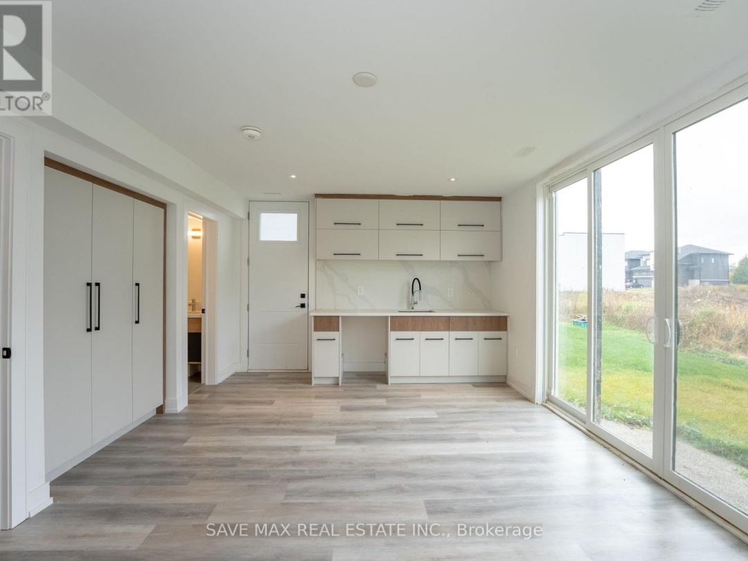 3775 SUNBANK CRESCENT, 