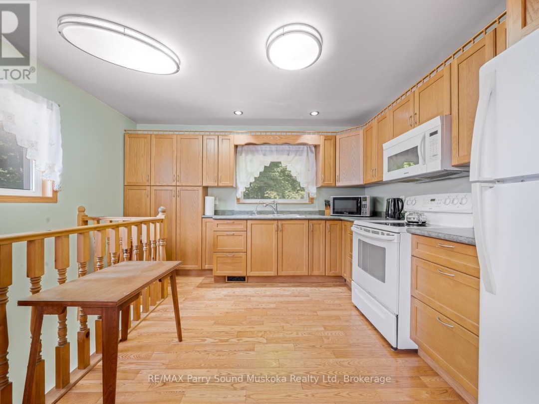 124 PINEWOOD ROAD, 