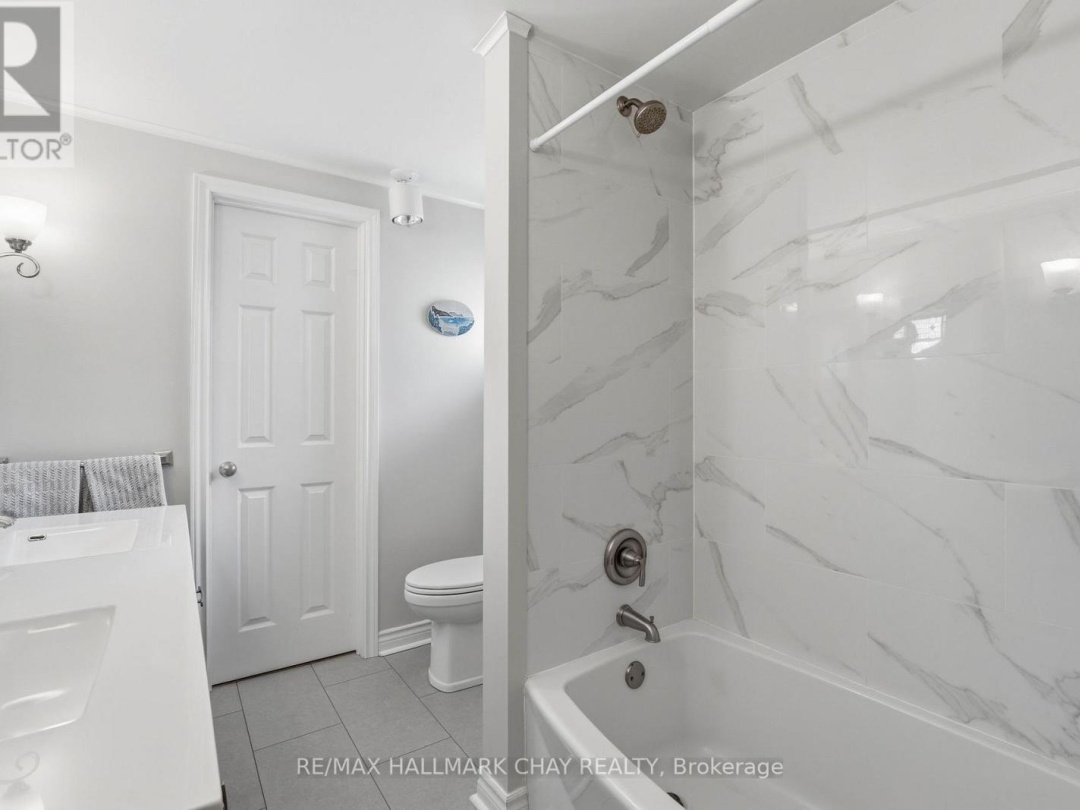 4350 PLUM POINT ROAD, Lake Simcoe