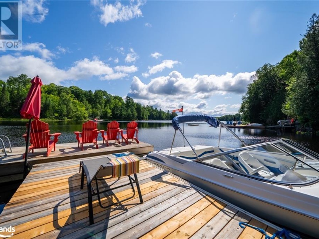 74 Captain Estates Rd, Whitestone Lake