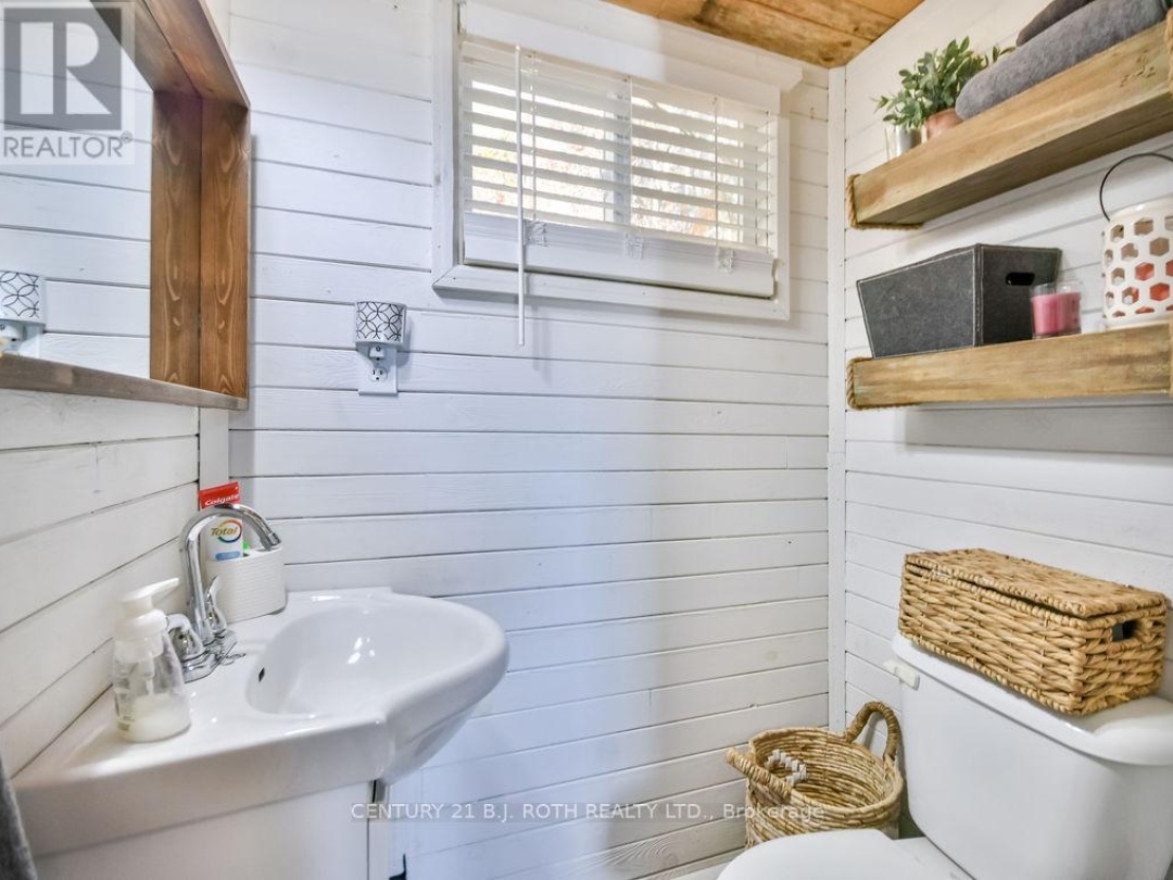 27 SR406 SHORE, Muskoka Lakes (Wood (Muskoka Lakes))