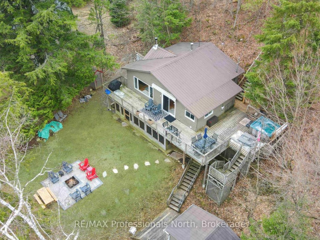 1110 MISKWABI LAKE ROAD, Miskwabi Lake