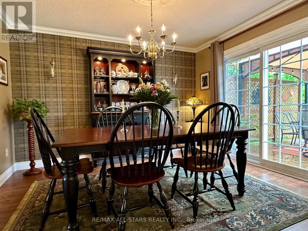 243 WEST STREET, Kawartha Lakes (Bobcaygeon)