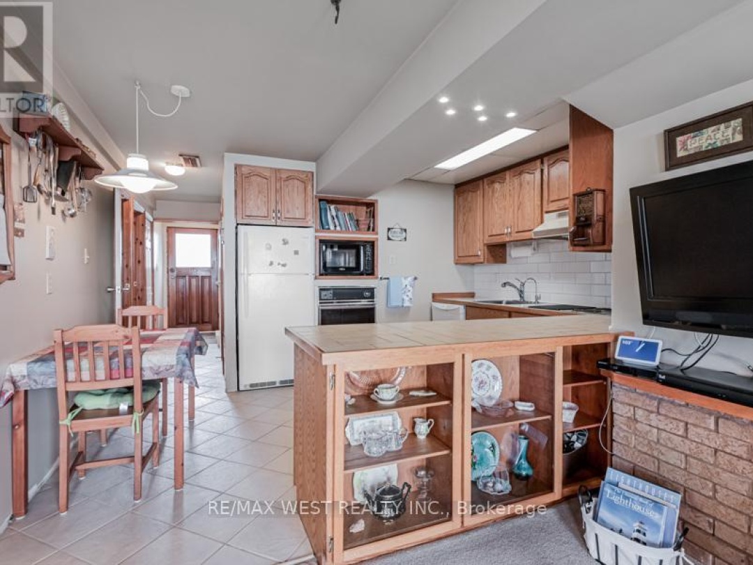 4669 ANDERSON AVENUE, Lake Simcoe