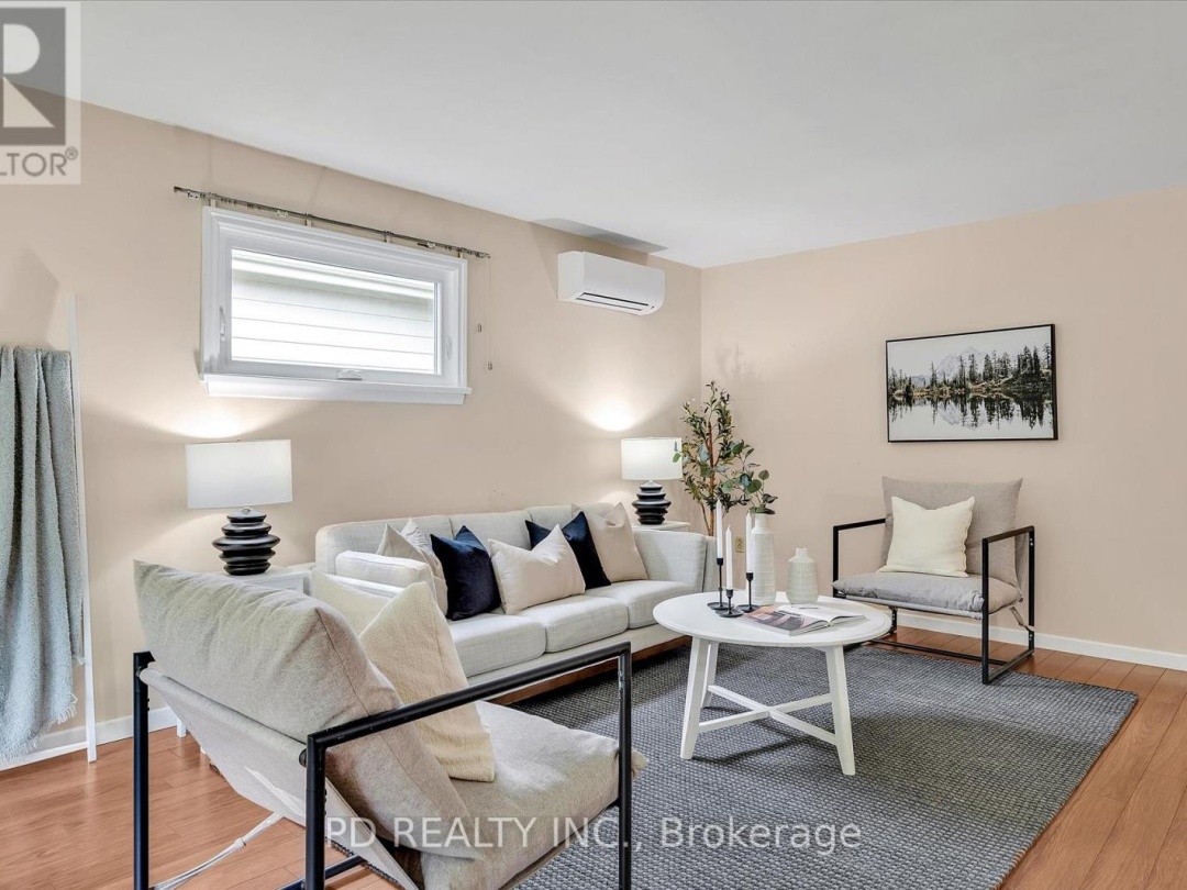 28 BOND STREET E, 