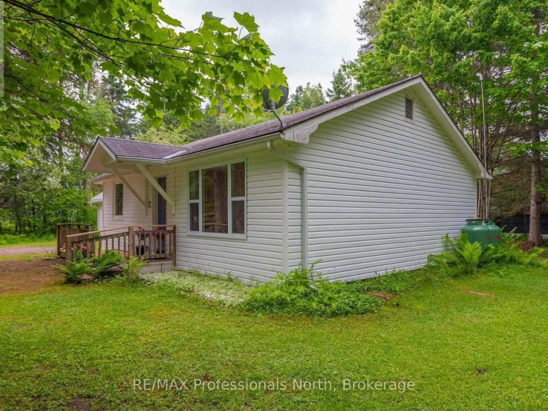 7 STOUFFER STREET, Minden Hills (Minden)