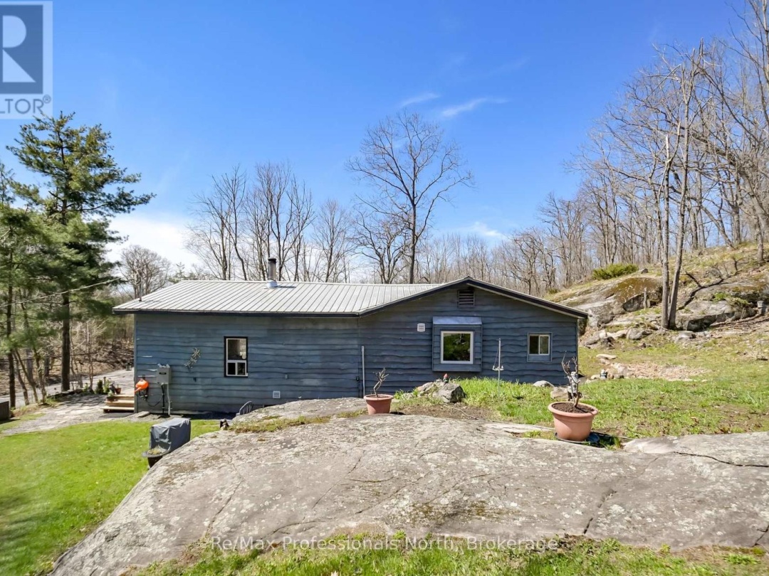 1017 BARLOCHAN ROAD, Muskoka Lakes (Wood (Muskoka Lakes))