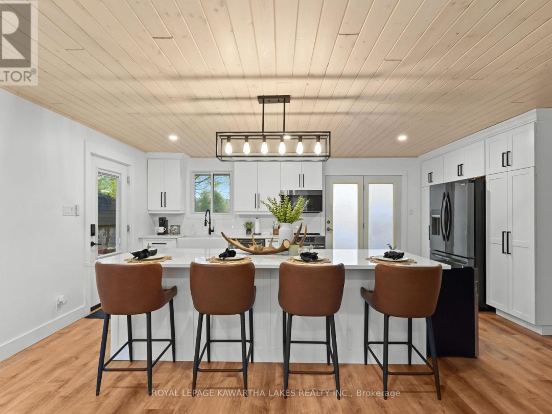 2 KENNEDY DRIVE, Kawartha Lakes (Fenelon Falls)