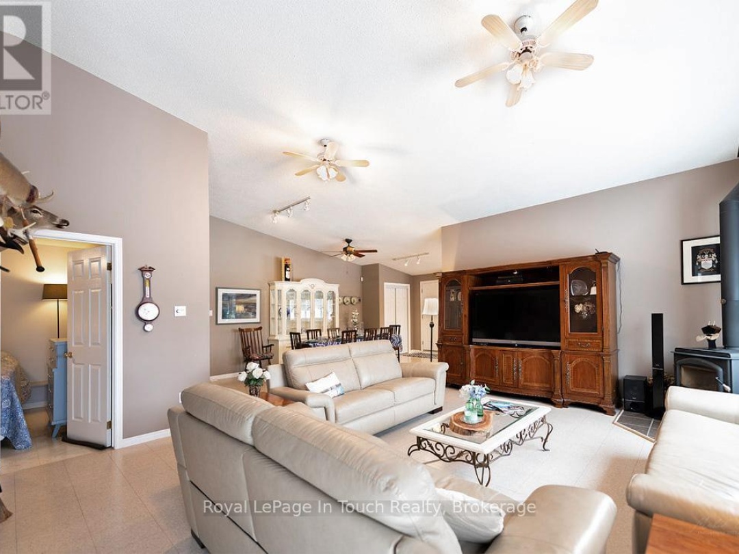 285 CROOKED BAY ROAD, Georgian Bay (Baxter)