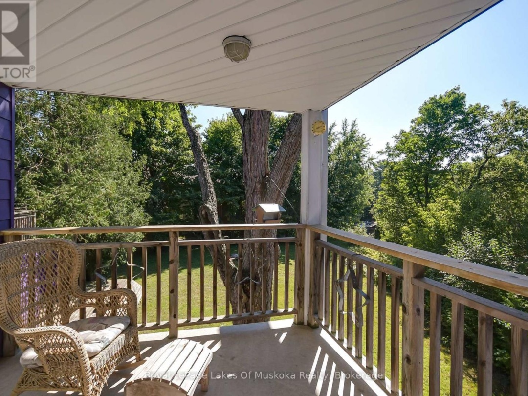 230 ECCLESTONE DRIVE, Bracebridge (Macaulay)