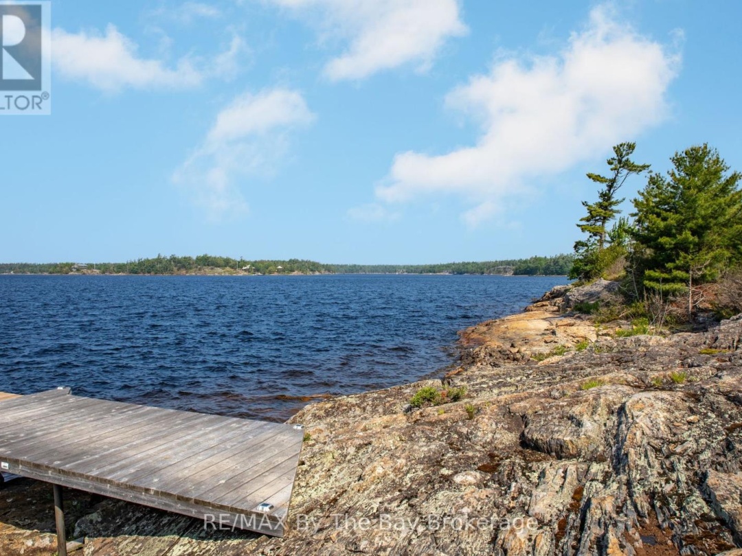 11324 ISLAND 1810/BONE ISLAND, Georgian Bay