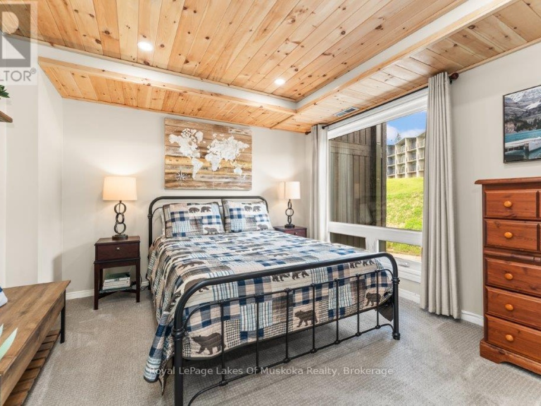 30 TURNER DRIVE, Peninsula Lake