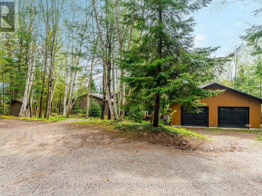 6213 KENNISIS LAKE ROAD, Kennisis Lake
