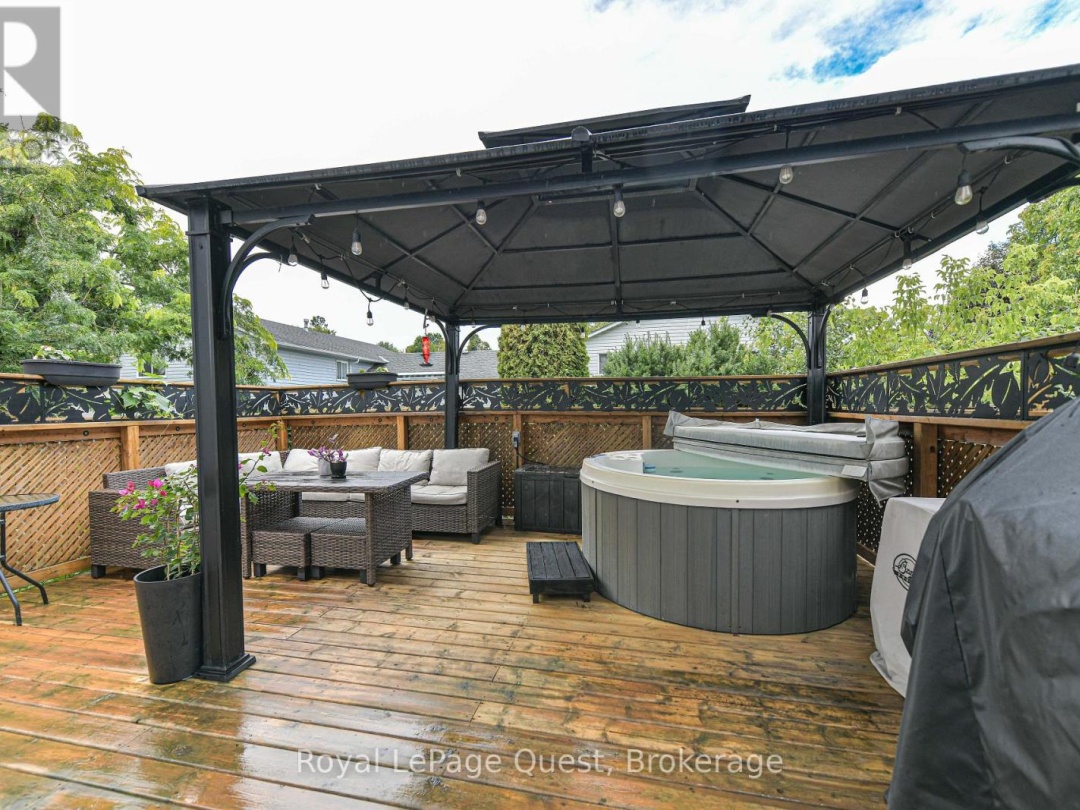 46 COURTNEY CRESCENT, 