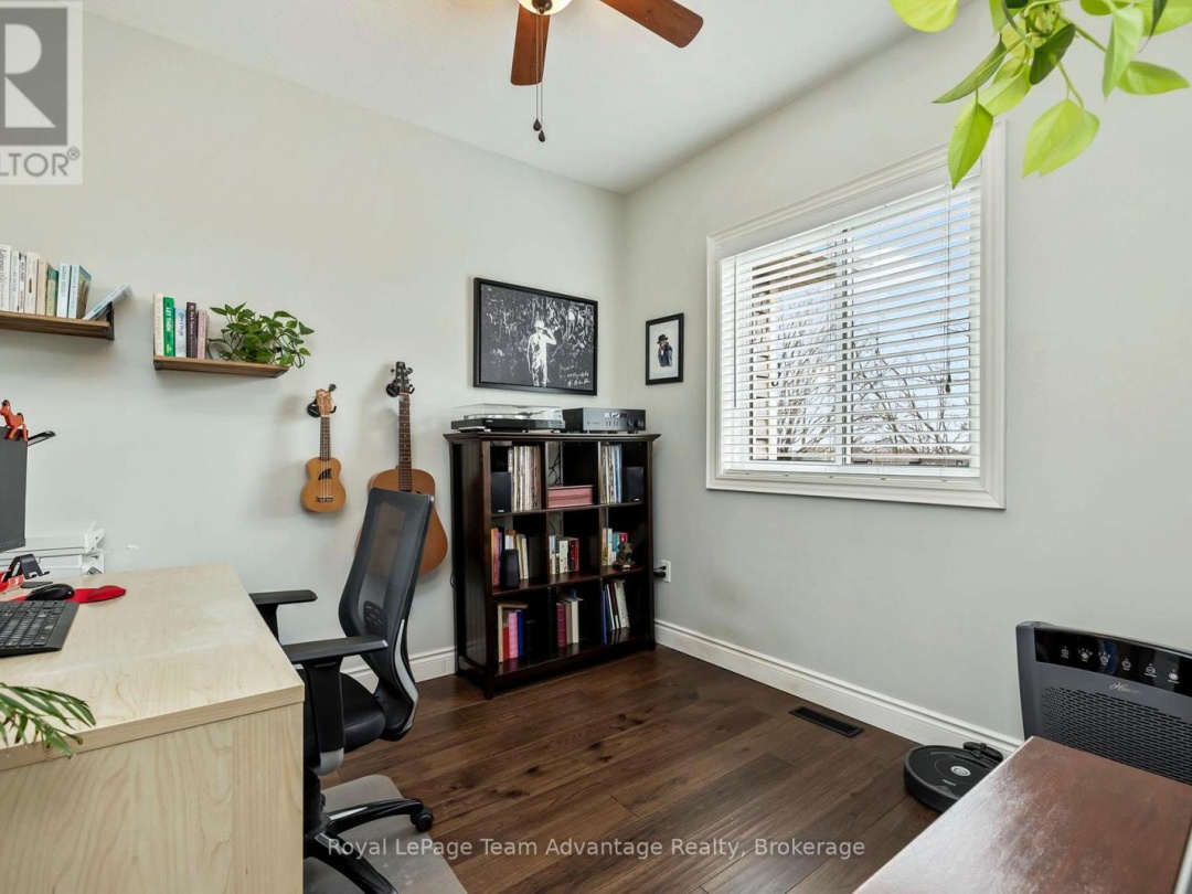 8 AVERY COURT, Parry Sound