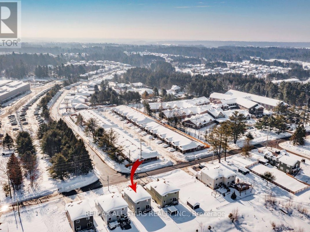 81 DOUGLAS DRIVE, Bracebridge (Macaulay)