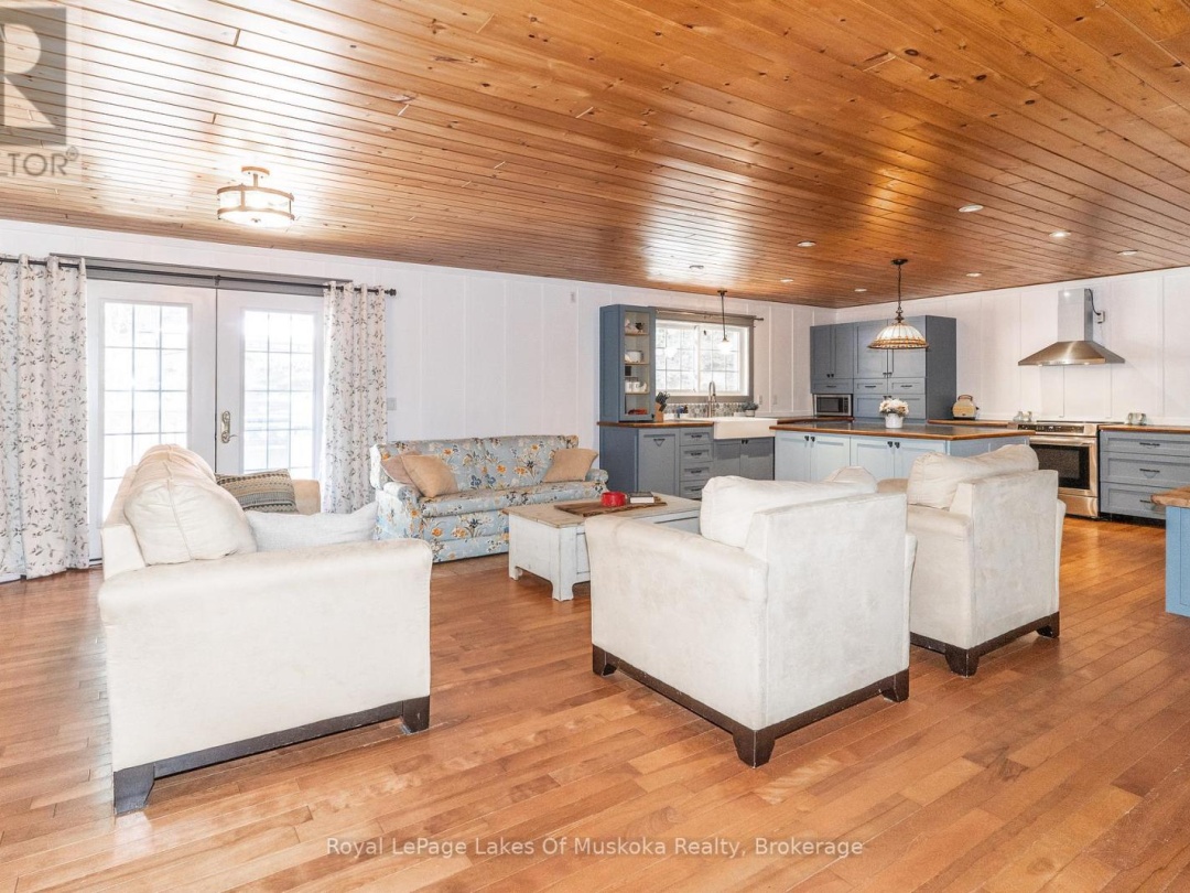 1185 MIRIAM DRIVE, Bracebridge (Oakley)