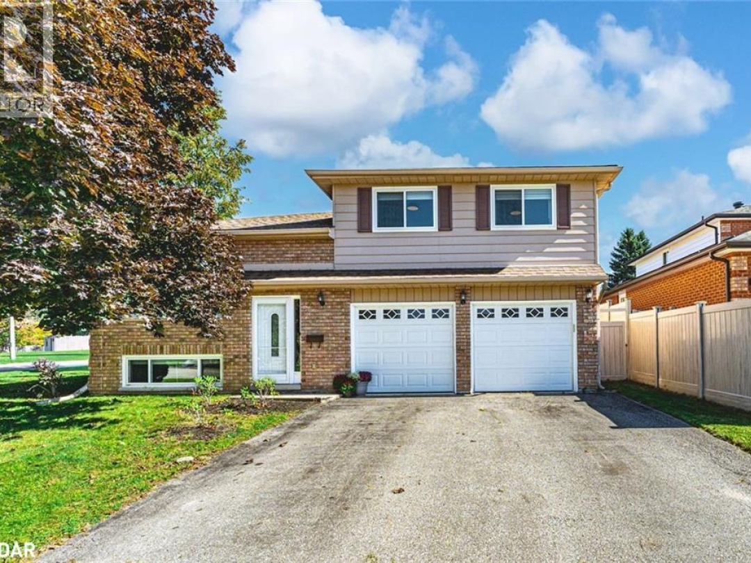 2 CARMICHAEL Court, 