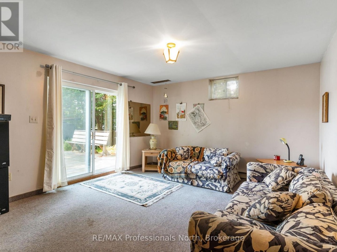 1080 PETTICOAT LANE, Minden Lake