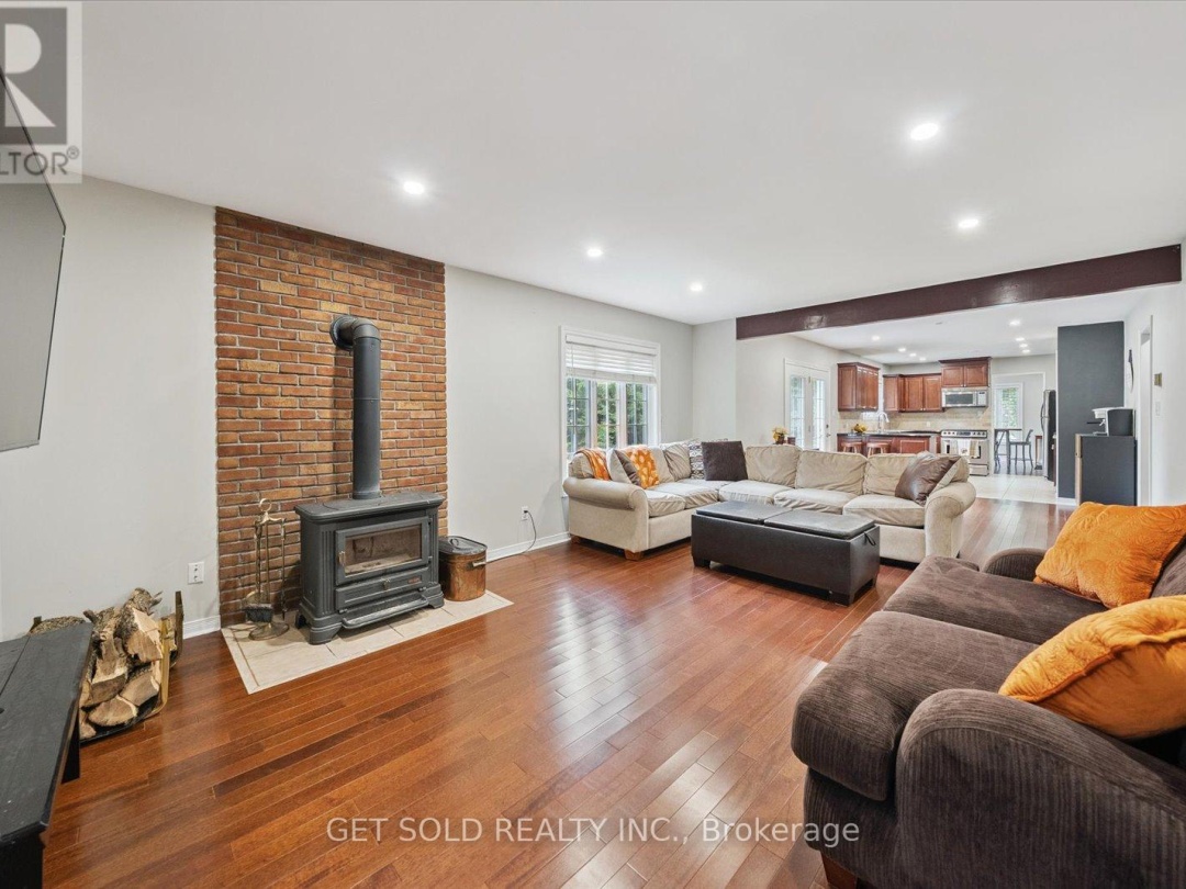 77 SIMCOE ROAD, Lake Simcoe