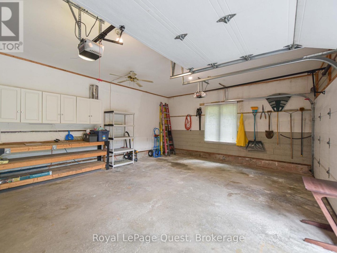 27 HEYDEN AVENUE, Lake Simcoe