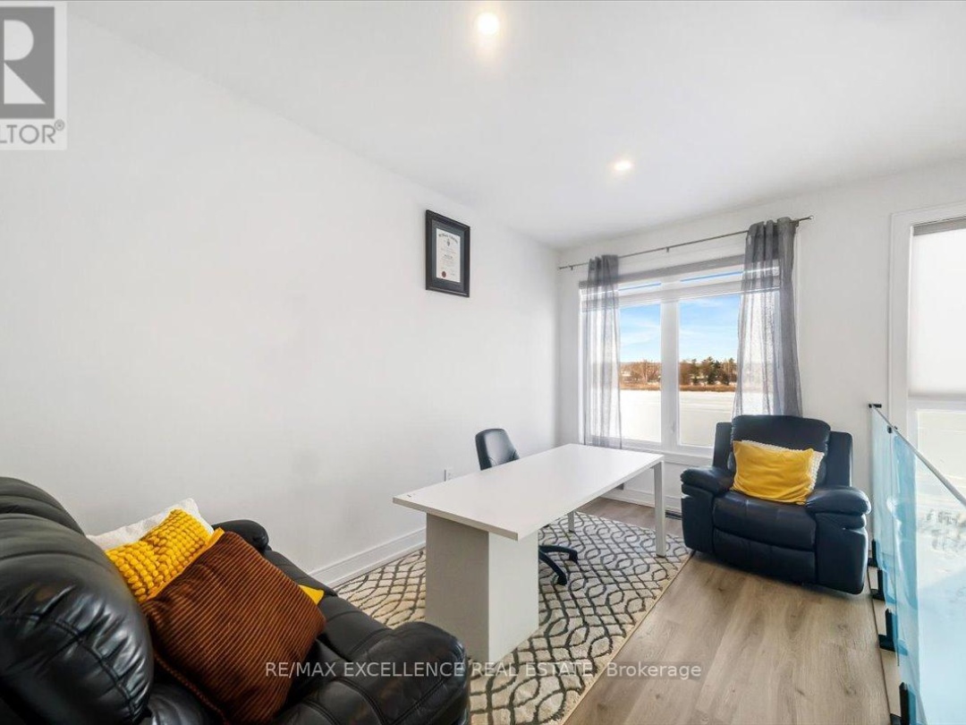 3717 QUAYSIDE DRIVE, Severn (West Shore)