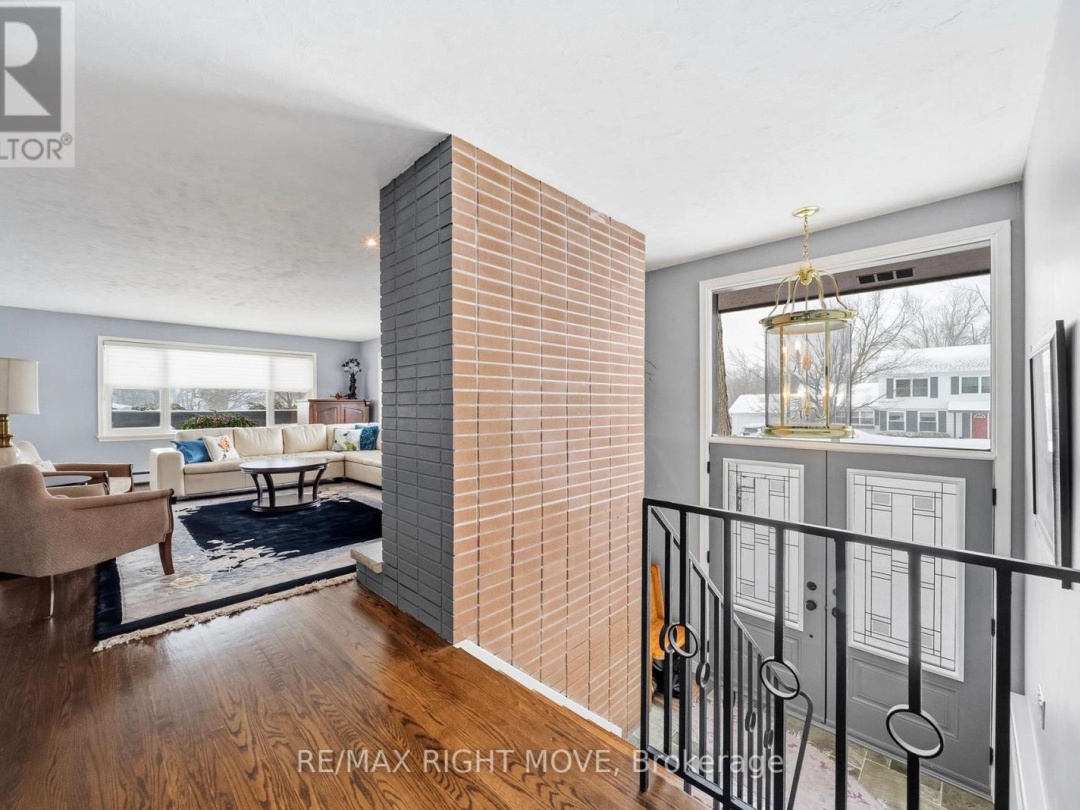 220 BELMORAL DRIVE, Orillia