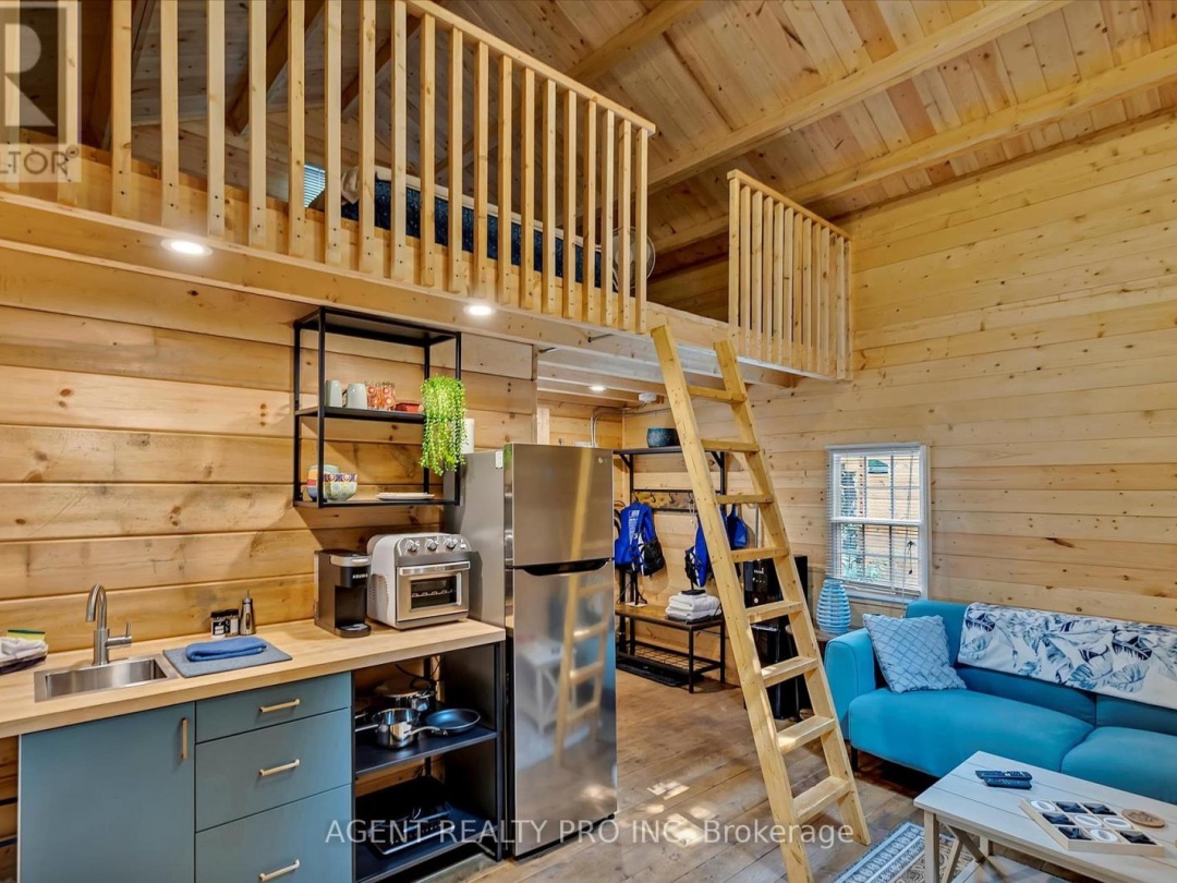 21 ORIOLE ROAD, Cameron Lake