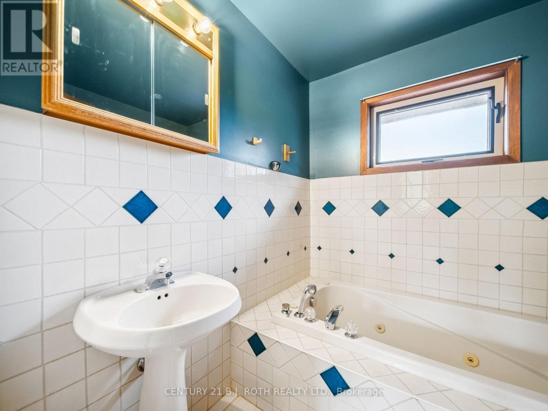 1415 CUNNINGHAM CRESCENT, 