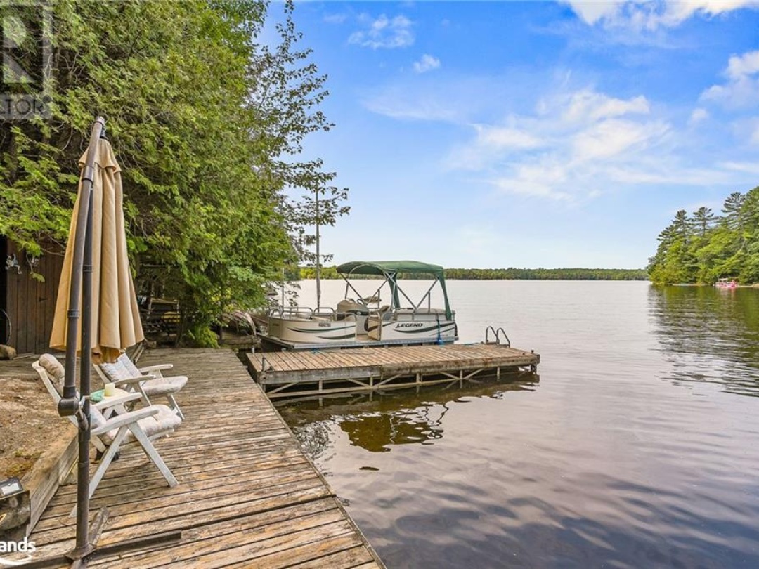 288 Macbeth Island, Wood Lake