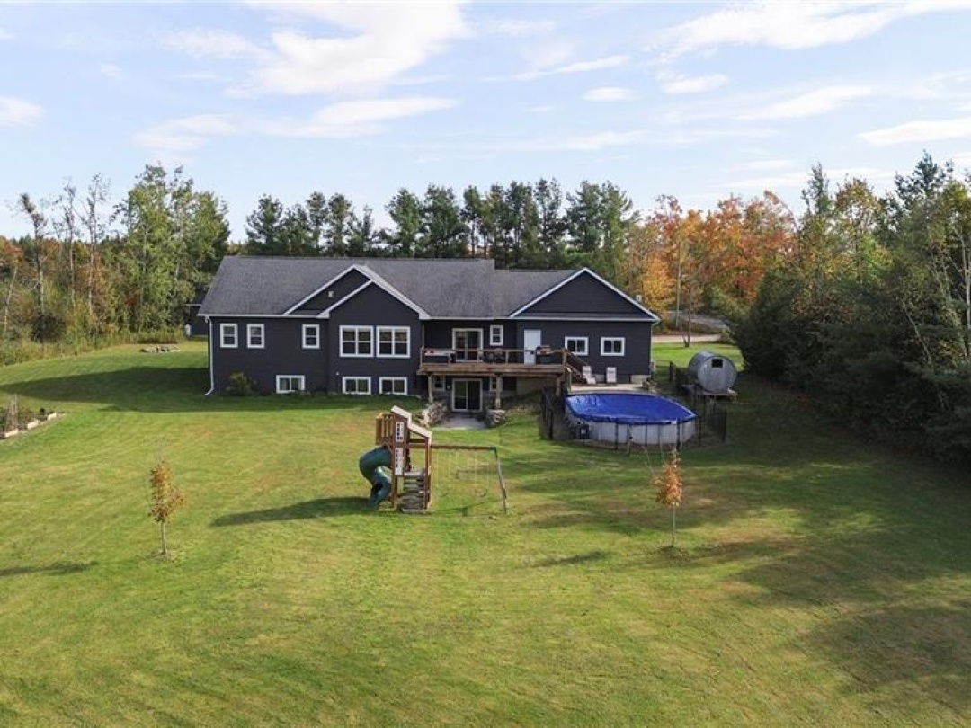3387 WAINMAN Line, 