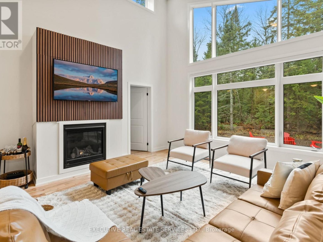 1049 GREENSVIEW DRIVE, Lake of Bays (Franklin)