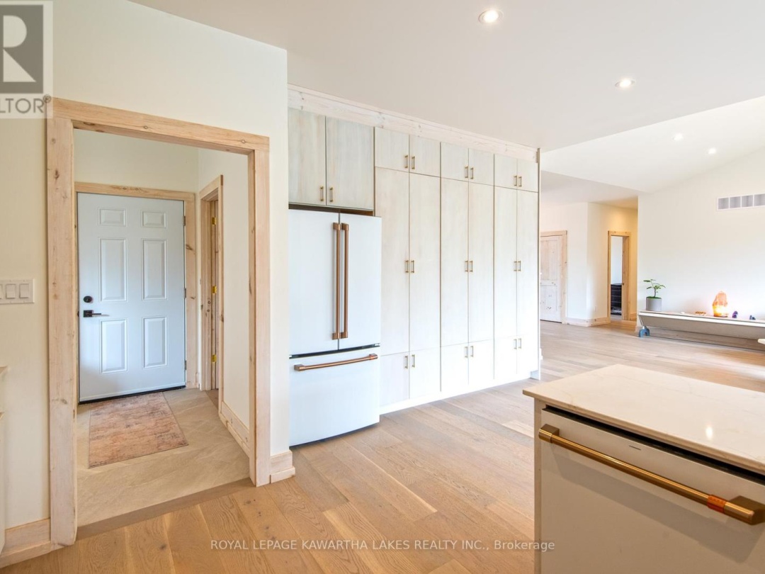 104 MOON LINE ROAD N, 