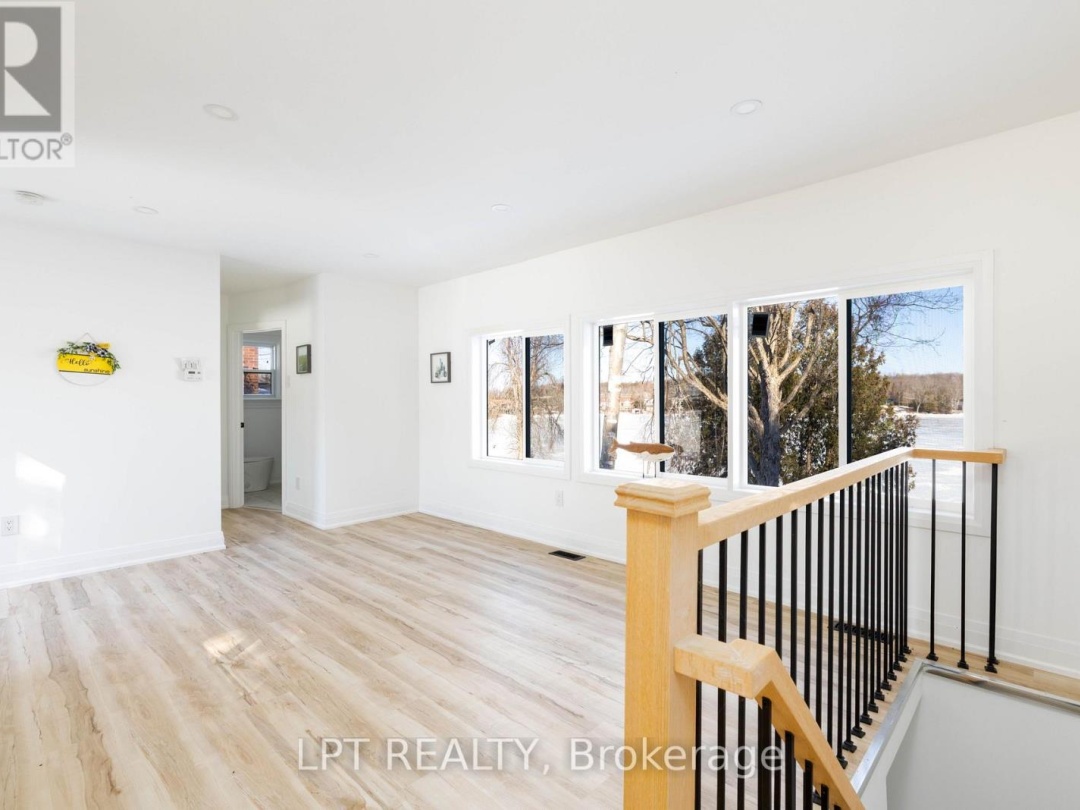 47 MOON POINT DRIVE, Lake Simcoe